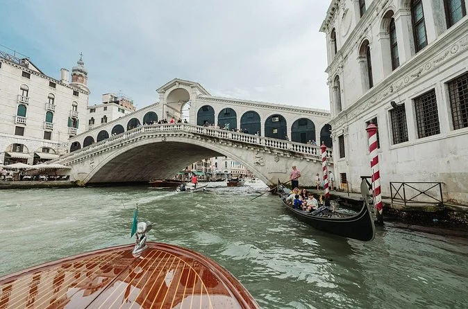 Grand Canal Boat Tour with a Local Guide