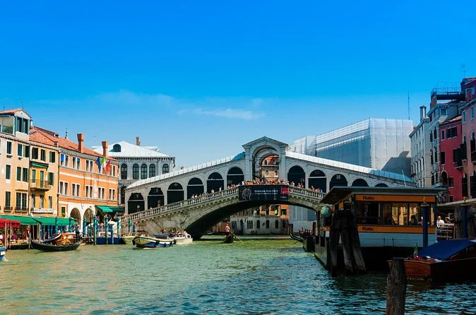 Small-Group Grand Canal Panoramic Boat Tour